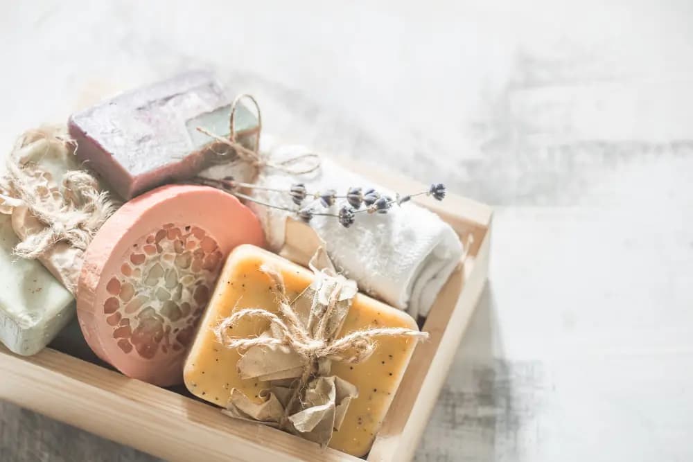 Набор ухода и небольшой элемент домашней роскоши для тёщи или свекрови